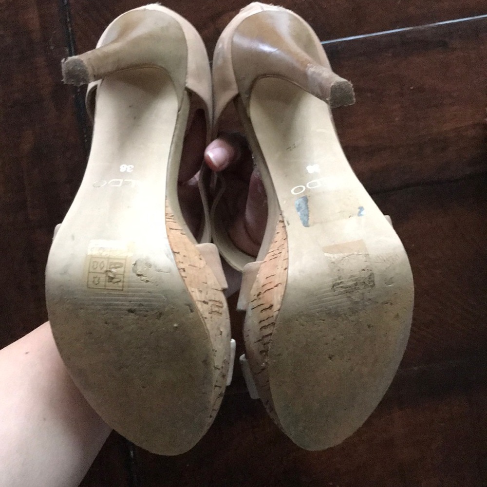 Also heels - Picture 3 of 5
